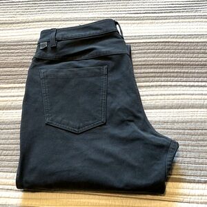 Lululemon ABC classic fit